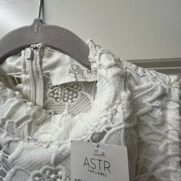 ASTR The Label Floral Dress - Picture 7 of 7